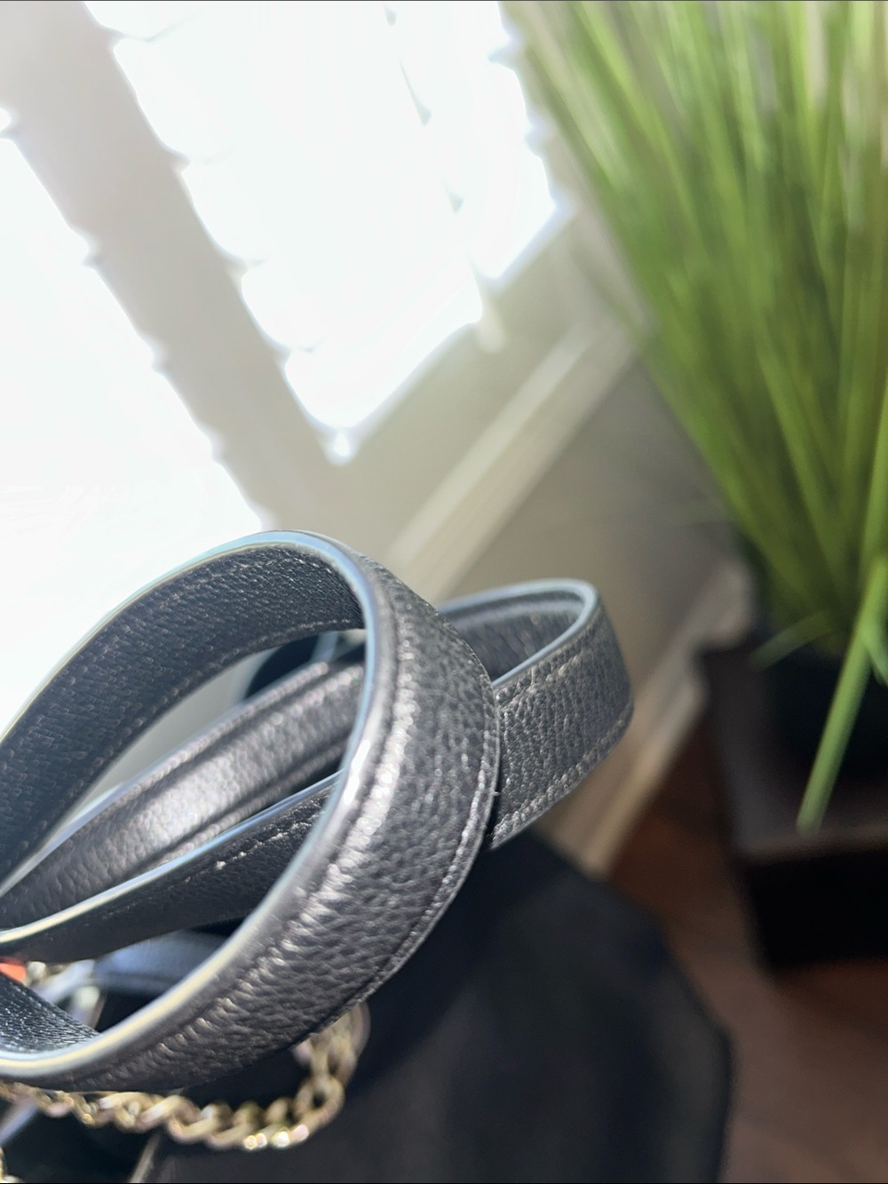 kate spade Infinite Black Pebbled Leather Tote w\Silver Chain Straps- like new - Picture 8 of 14